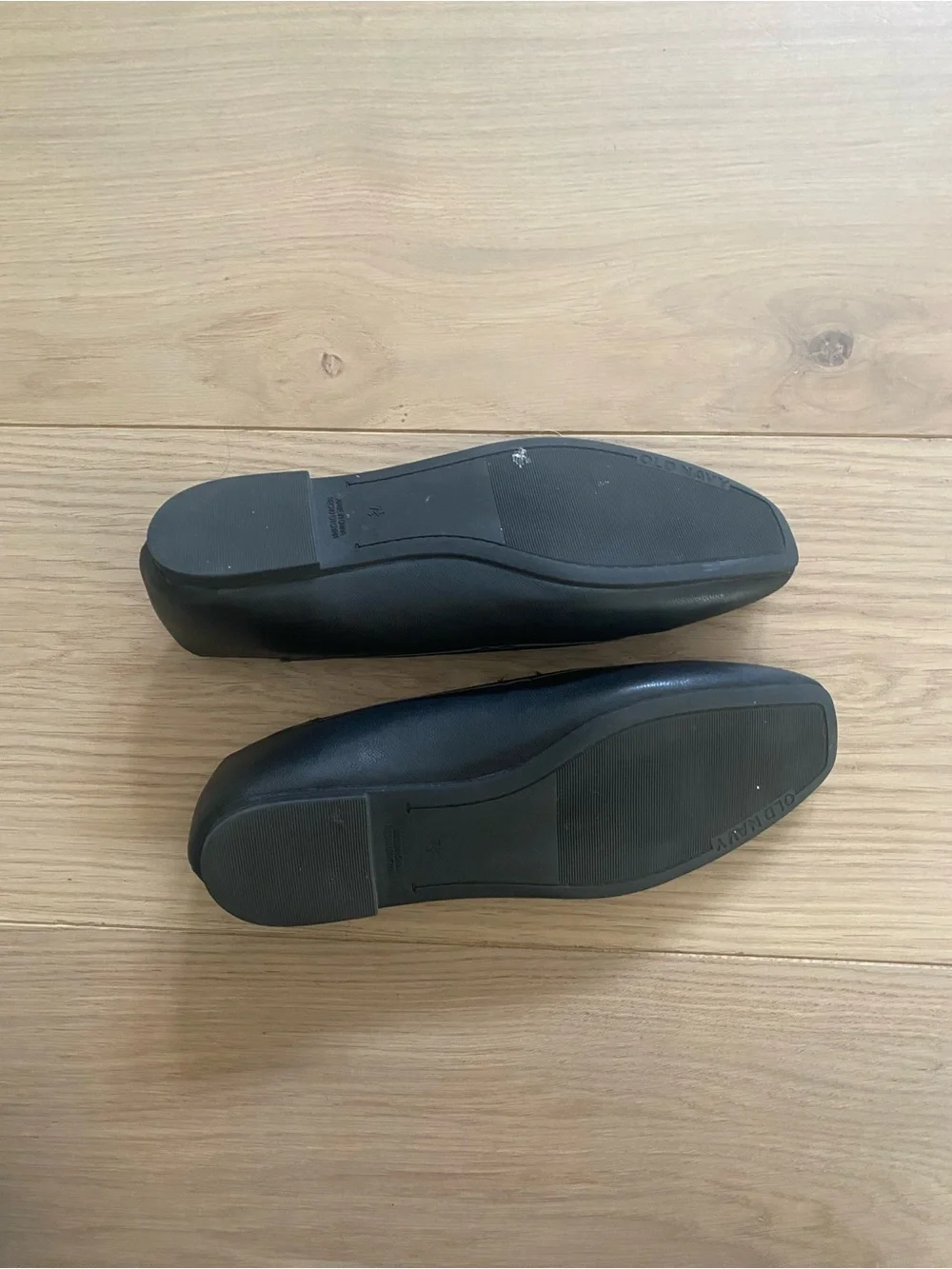 Ballet Flats with Elastic Strap